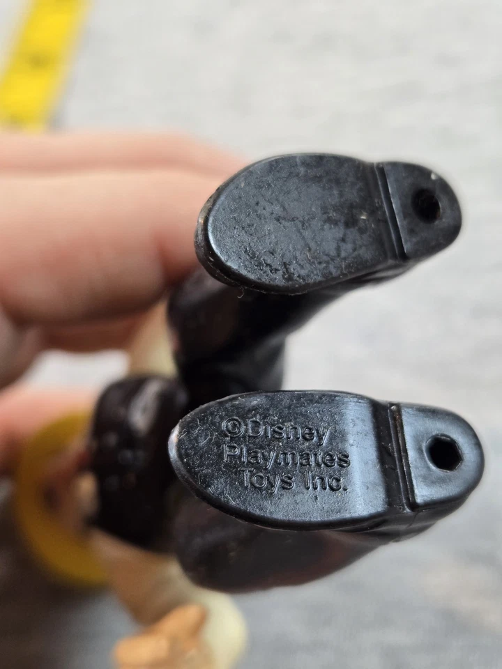 Figura de acción vintage de Dick Tracy Playmates Disney 4" insignia del sheriff años 90 Foto 3 de 4