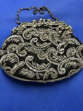 BEAUTIFUL VTG BLACK BEADED EVENING BAG WITH FLORAL EMBROIDERY CHAIN HANDLE