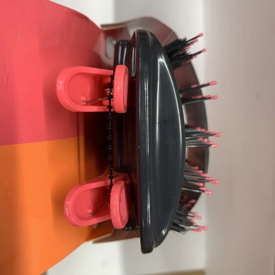 Cepillo de pelo ventilado Blowout Stylist con cerdas voluminizadoras y 2 clips Foto 3 de 4