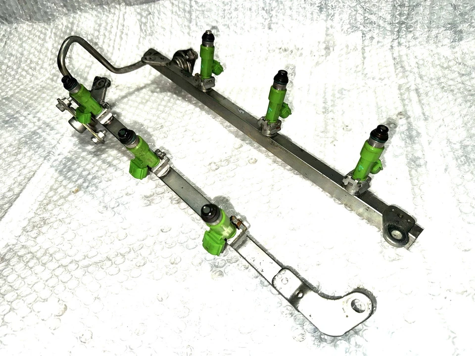 Оригинальная топливная рейка в сборе с форсунками для седана Nissan 350Z G35 2007-2008 годов выпуска протестирована - Изображение 4 из 4