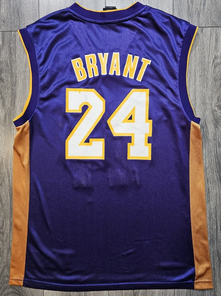 Camiseta De Colección Adidas NBA Los Angeles Lakers Kobe Bryant #24 Púrpura Para Hombre Talla M Foto 2 de 4