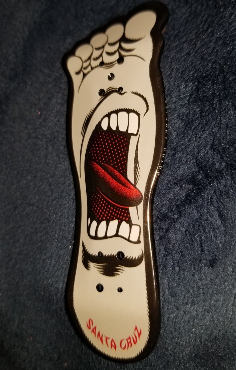 スケートボード TECHDECK Santa Cruz screaming foot Santa Cruz Screaming Foot Right Skateboard Complete | evo Canada