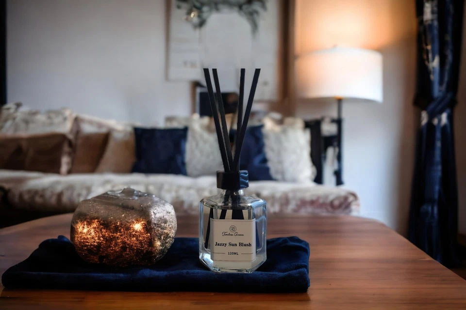Delicie-se com o luxo com difusor de palheta Jazzy Sun Blush - de longa duração e em camadas - Imagem 4 de 4