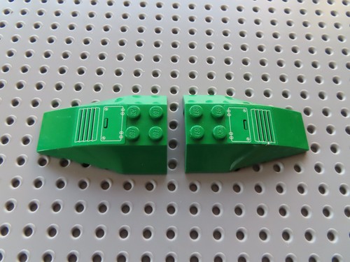 LEGO 2 x Keilstein Cockpit Motorhaube  43712pb023 grün  6x4  Sticker 7734