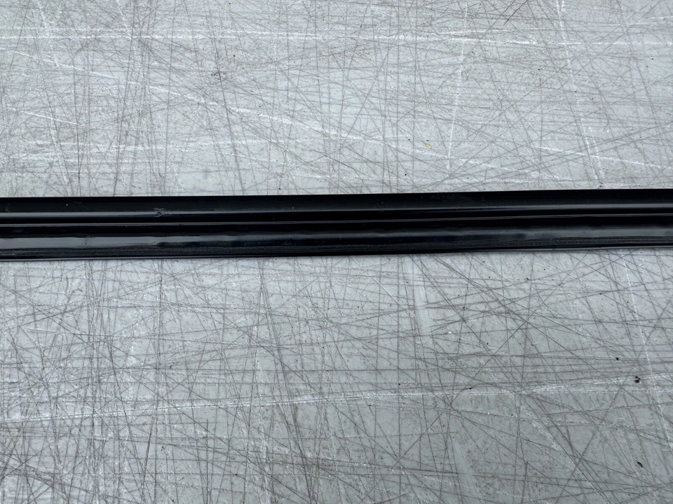 1985 AUDI 4000 porta traseira janela interior cinto moldura faixa meteorológica lado esquerdo OEM - Imagem 3 de 4