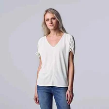 Simply Vera Wang size Medium White V-neck Ruched shoulder Dolman Pullover Tee