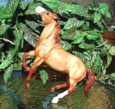 BREYER~WARRIOR~COLONIAL SPANISH MUSTANG~NATIVE INDIAN SYMBOLS~MINT~PRICE REDUCED
