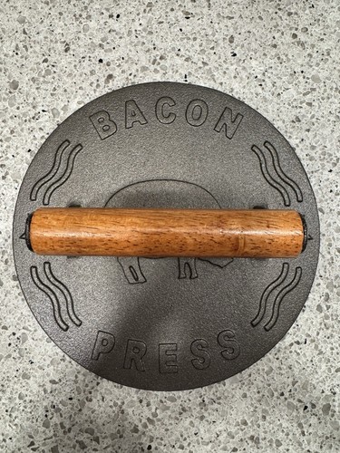 Cast Iron Ribbed Bacon Press w/ Wood Handle, Large 8.5 in Diameter