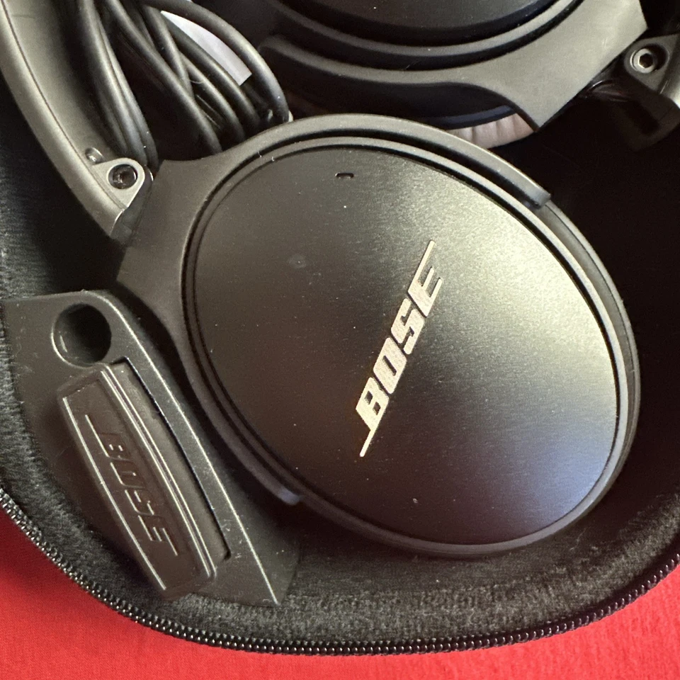 Auriculares con cable Bose QuietComfort 25 QC25 - almohadillas negras/doradas Foto 4 de 4