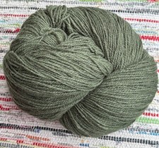 100% Schafwolle Strickgarn gefärbt Kieferngrün  hell (30,00€/1kg)