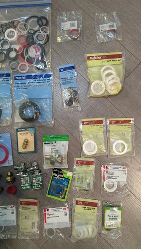 Lot 35+ Of Various Plumbing Supplies-Toilets Bathroom Water Line Repair See Pics - Picture 5 of 14