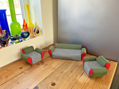 MID CENTURY MINI VERKÄUFER MUSTER ART DECO STIL CLUB SOFA & PAAR SESSEL