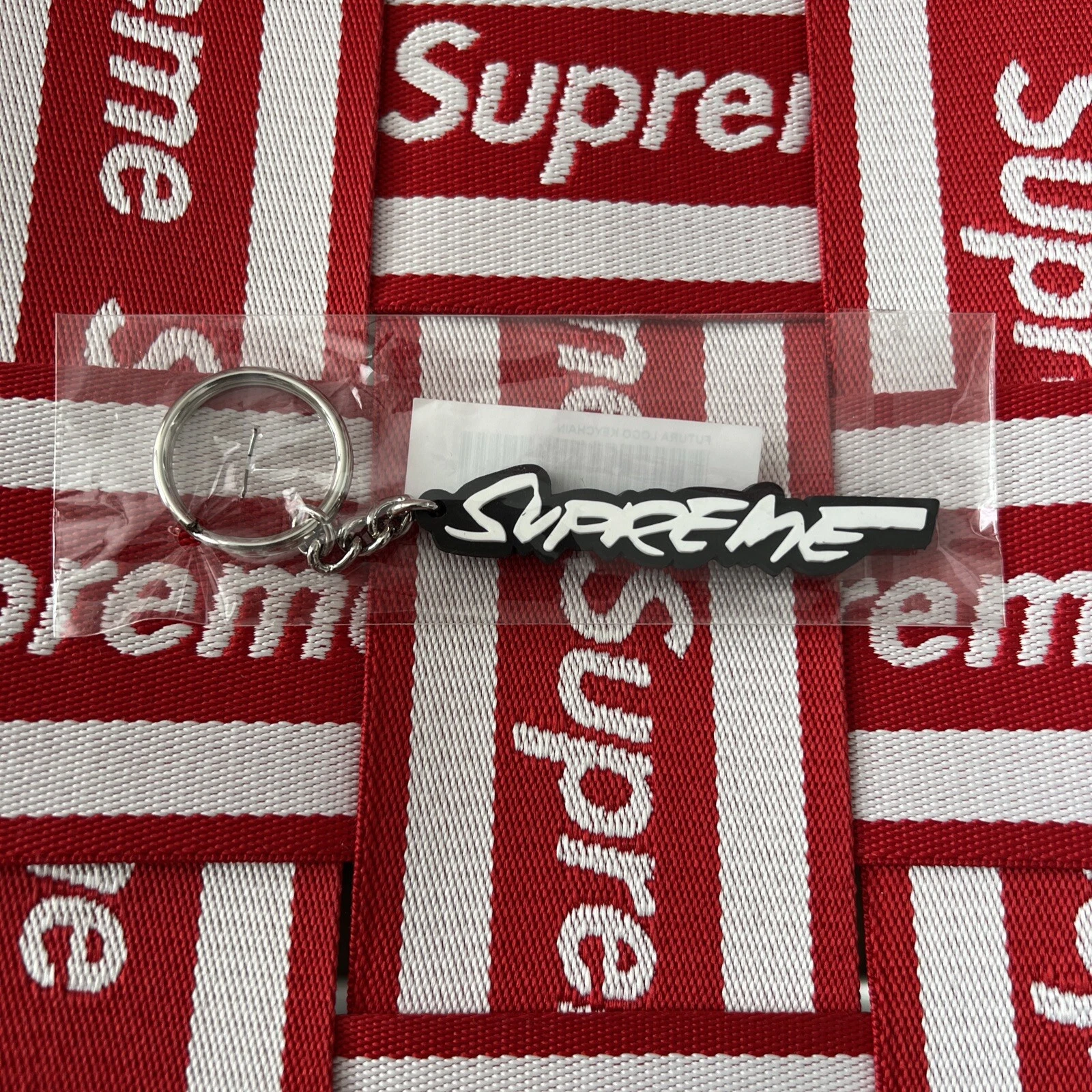 Porte clés Supreme Futura!!!!FW20!!!NEUF DANS SA BOÎTE !!Noir 100% authentique!!!!!!!!!!!!!!!!!!!