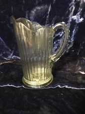 1qt Pitcher Heavy Glass  Sun Vertical Ribbed Burst Bottom Scalloped Top 