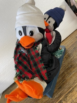 Holiday Musical Penguins Works Plays Jingle Bells Takes 2AA Batteries 1999