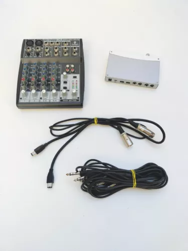 Behringer Xenyx 802 Mixing Console 8 Channel With FCA 202 F Control Audio *Read*
