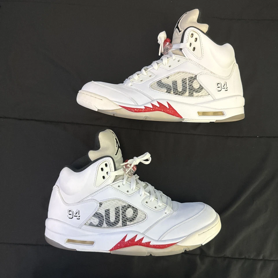 Talla 12 - Supreme x Air Jordan 5 Retro Blanco Foto 2 de 4