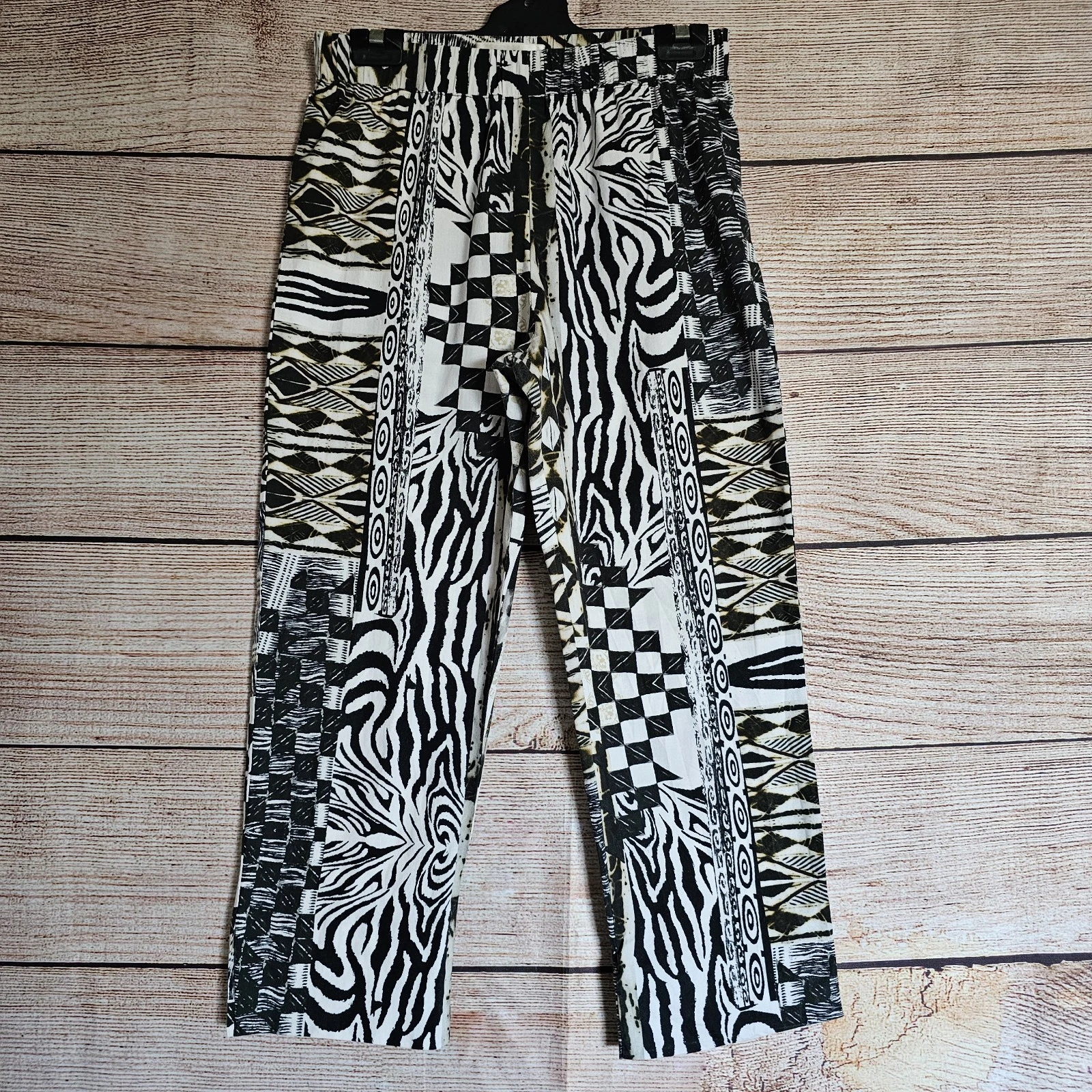 Andiamo Capri Pants ~ Size 12 Women's ~ 3/4 Length Elastic Waist Lightweight