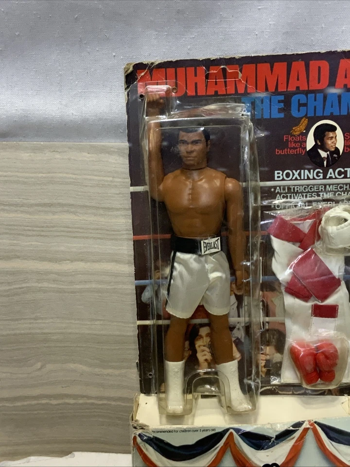 Figura de acción de colección 1976 Mego Muhammad Ali “The Champ” - Sellada con equipo Foto 3 de 4