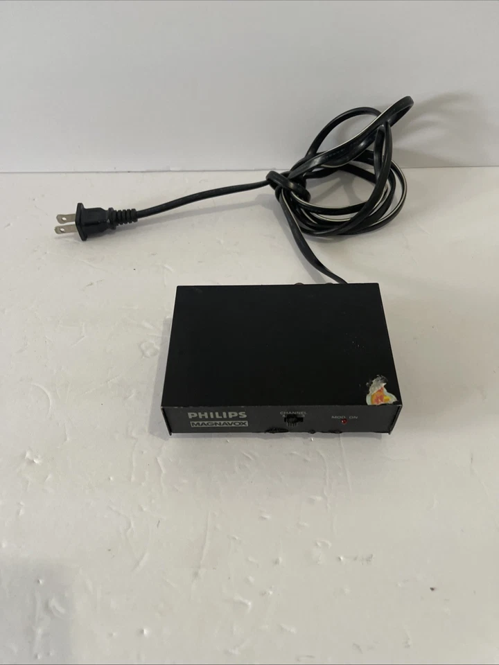 Philips Magnavox RF Modulator PM-61138 A/V Switch Box - Image 3 of 4