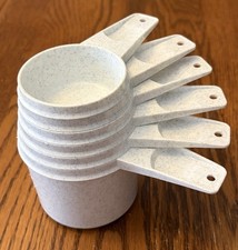 Vintage Tupperware White Gray speckled measuring cups Set Of 6