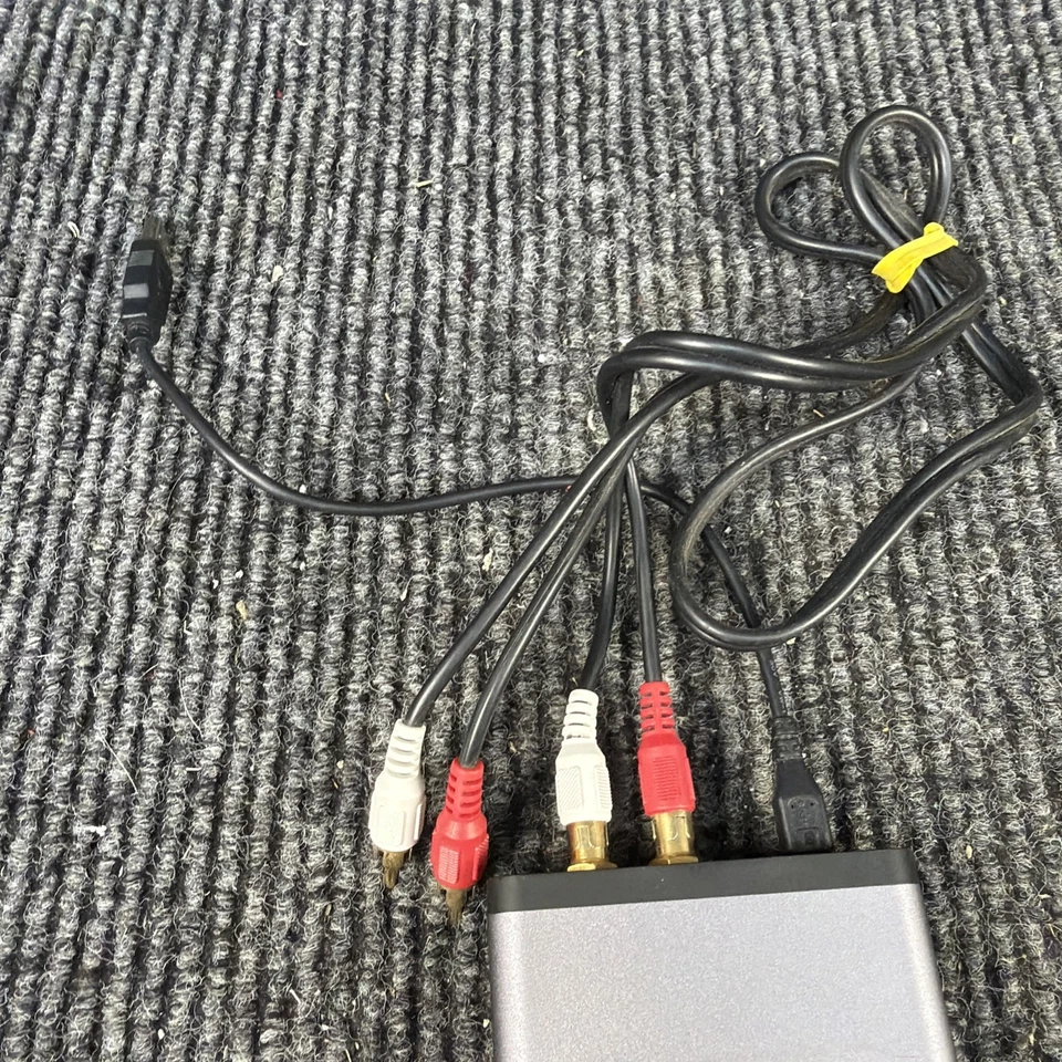 Audioengine B1 Premium Universal Bluetooth Music Receiver w/Extended Range - Image 4 of 4