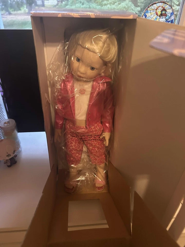 Magic Attic Club - Muñeca Chloe con Llave y Cepillo, RETIRADA *¡NUEVA EN CAJA!* 2001-2003 Foto 2 de 4