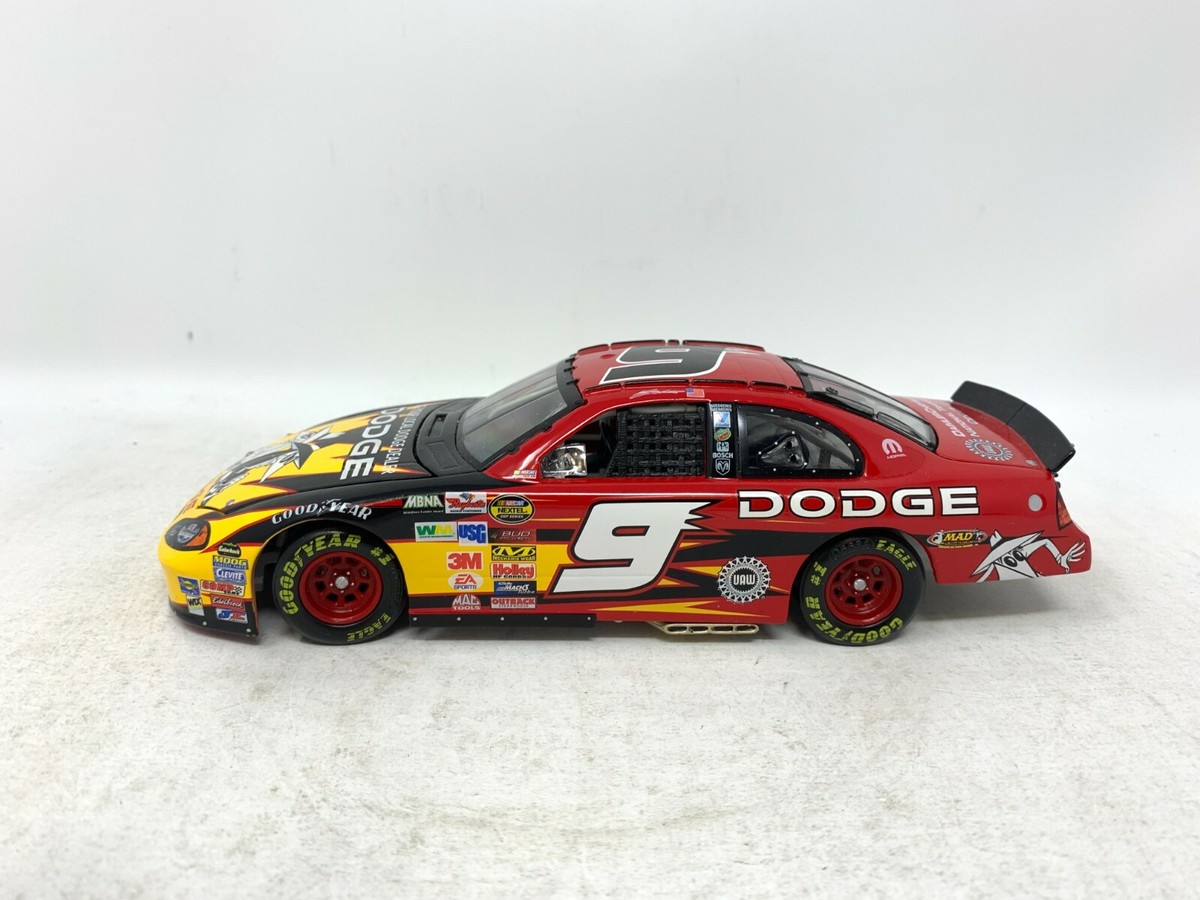 Action Nascar #9 Kasey Kahne Dodge Dealers Dodge Intrepid 1:24