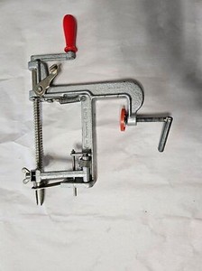 The Pampered Chef Apple Peeler, Corer & Slicer