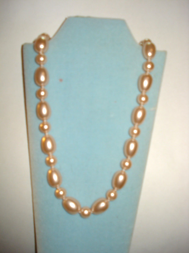 Vintage Monet Pink Glass Faux Pearl Necklace Choker - Picture 2 of 5