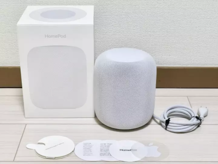 Apple HomePod Voice Enabled Smart Assistant with Box accessories MQHV2J/A