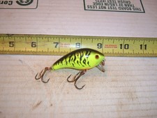 VINTAGE MANNS BABY 1-MINUS RATTLING FISHING LURE