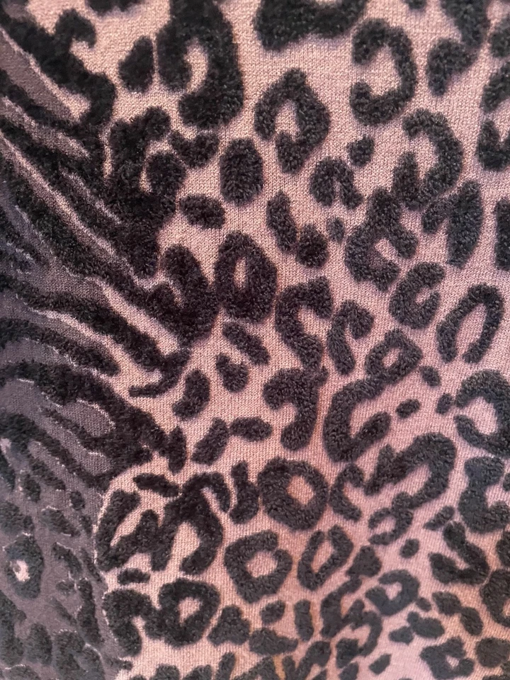 Suéter Feminino Milly Animal Print - Marrom/Preto - Tamanho M - Imagem 3 de 4