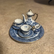 VTG. Blue Willow Blue White Porcelain Mini Tea Set 8 Piece