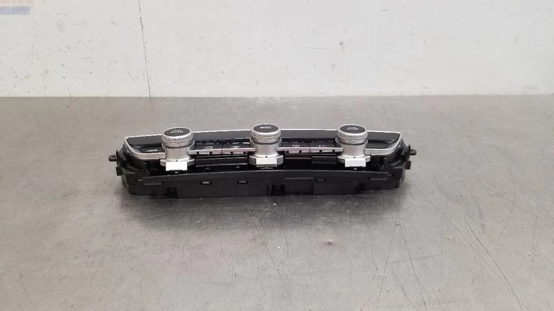 2018-2022 Honda Accord Ac Heater Control US market, non-heated seats, turbo LX - Image 2 of 4