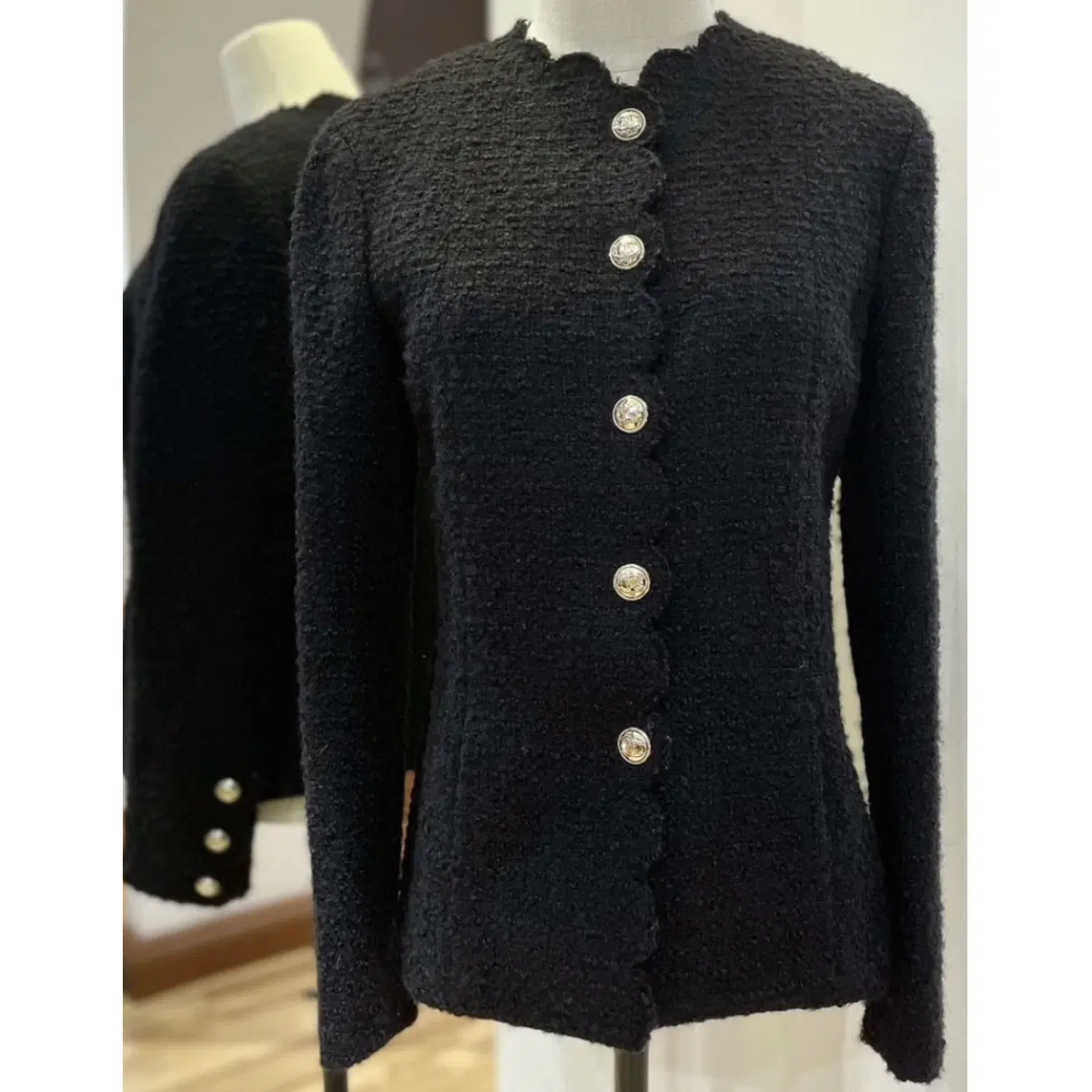 CHANEL 21A BLACK SCALLOPED TRIM CC LOGO BUTTON JACKET FR38 | eBay