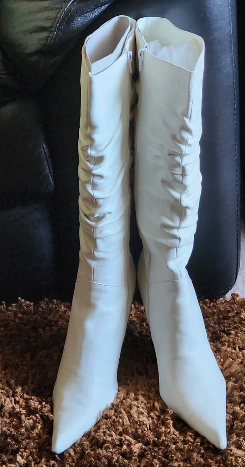 NUEVO EN CAJA BRONX - Botas de aguja punta de cuero blancas Foto 2 de 4