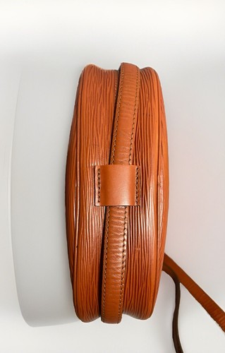 Louis Vuitton Jeune Fille Crossbody Medium In Kenyan Fawn Color - Picture 8 of 19