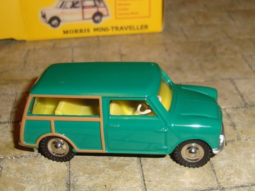 MORRIS MINI-TRAVELLER CAR - GREEN- DINKY TOYS 197- ATLAS REPRODUCTION c2016 - Picture 2 of 4