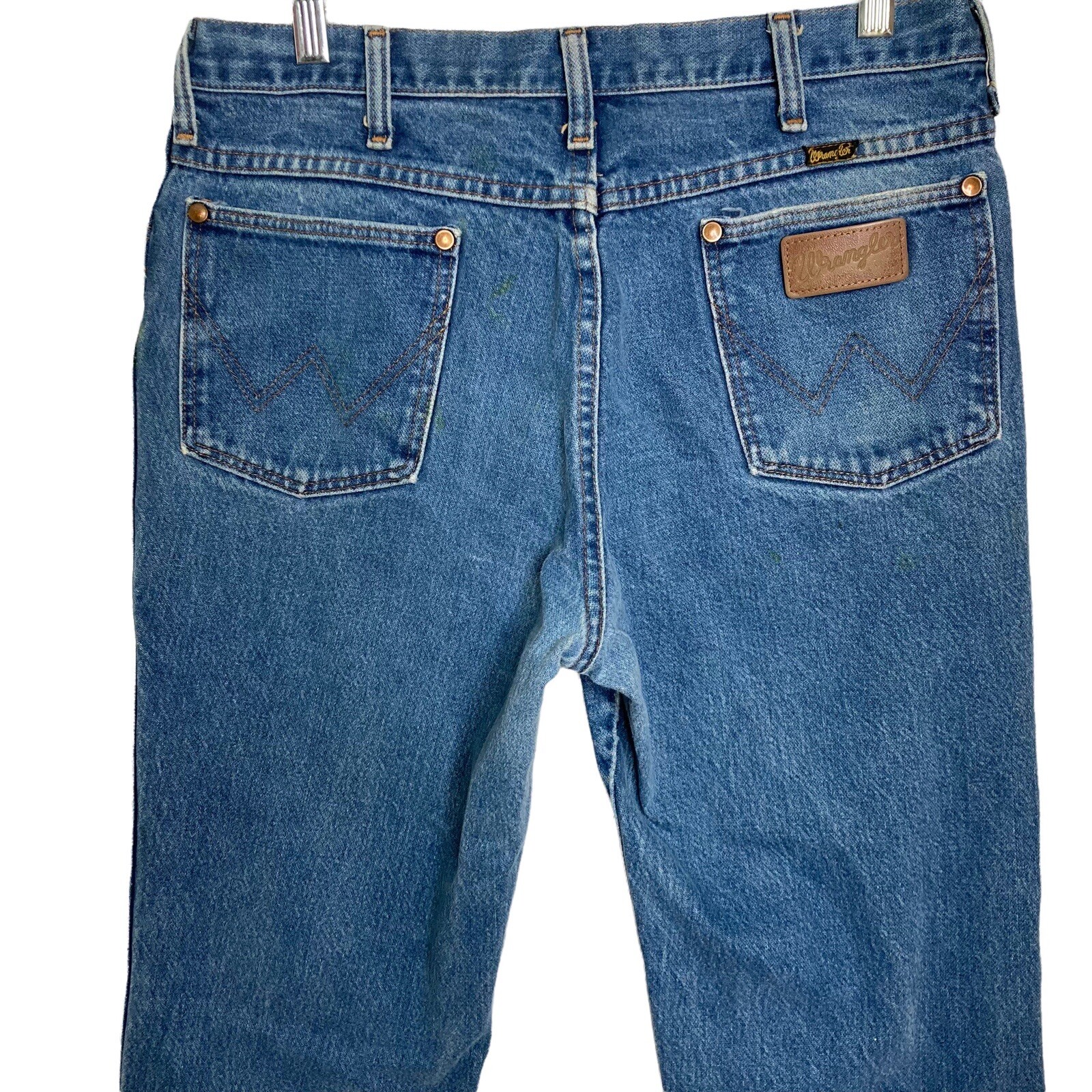 Vintage Wrangler Jeans Men’s Medium Wash Regular Fit Size 32x34 Leather logo thumbnail 4