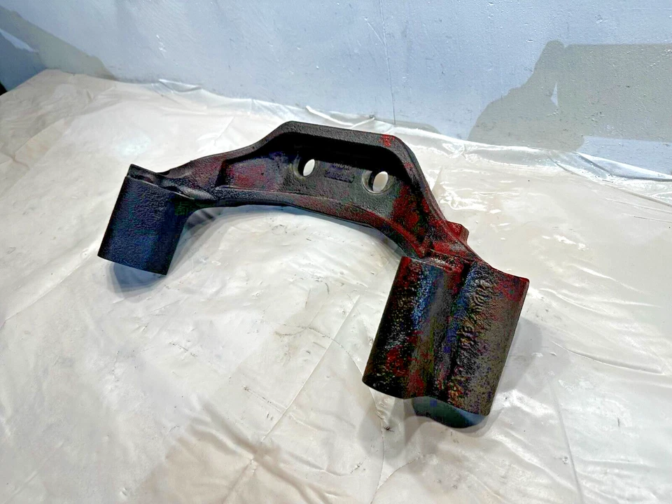 Soporte de montaje delantero motor diésel CUMMINS ISX15 3102884 OEM Foto 3 de 4