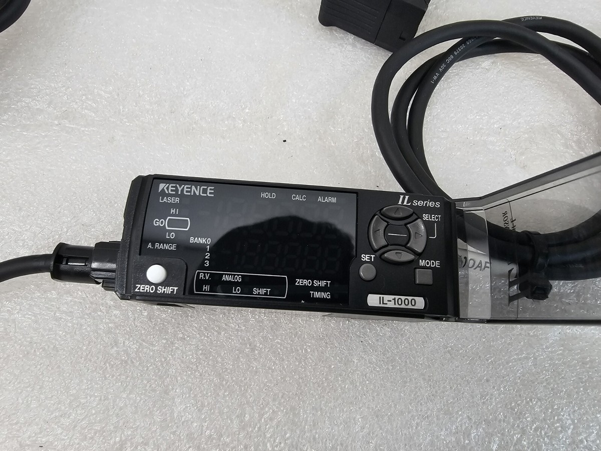 未使用品キーエンス IL-030センサヘッド、IL-1000アンプユニット、OP