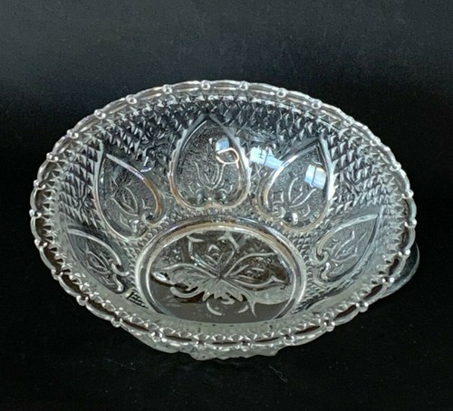 Pasari Indonesia Covered Pressed Glass Candy/Nut Bowl - Picture 3 of 7