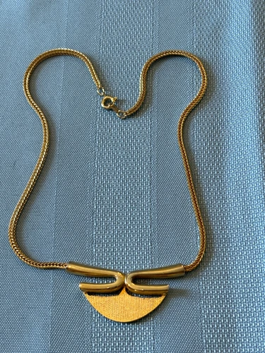 Pretty Vintage Unmarked Gold Tone Chain Necklace w Mod Centerpiece