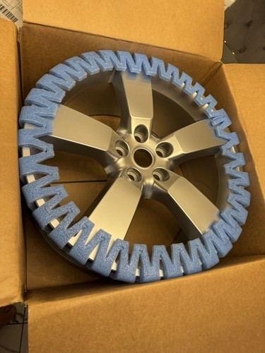1 x Genuine Land Rover Defender 2020 20” Alloy Wheel Grey Style 5098 LR164879 - Picture 2 of 8