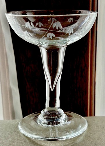 Sasaki Bamboo Crystal Champagne Tall Hollow Stem Glasses 5” tall - Set of 3 - Picture 2 of 6