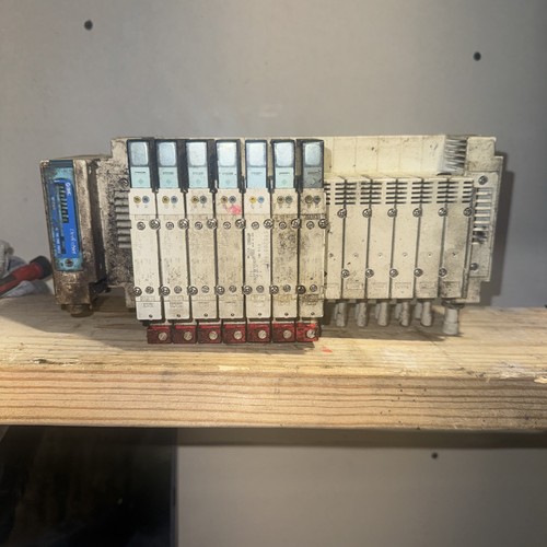 SMC PNEUMATIC MANIFOLD 13 Slot EX260-8DN1 With X7 SY5200-5u1 solenoid ...