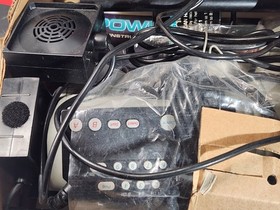 1989 Original Nintendo NES Power Glove 99% complete Missing The 4 Round Stickers