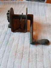 Antique Cast Iron Hand Crank Ratcheting Pulley Winch Lift Line Rope Barn Boat