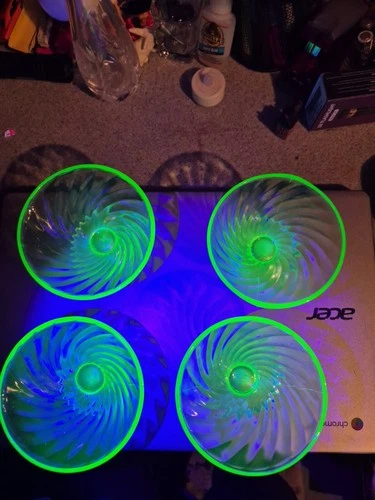 Lot/4 Vintage Uranium Glass Federal Green Depression Sherbet Dish